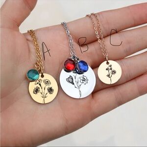 NEW Etched Flower and Gem Necklace
